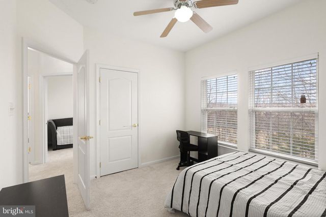 7070 LITTLE THAMES DRIVE # 124, Gainesville, VA 20155