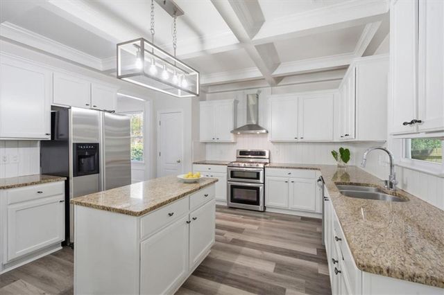 211 Highlands Drive, Woodstock, GA 30188