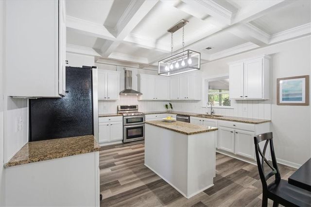 211 Highlands Drive, Woodstock, GA 30188