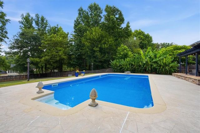 211 Highlands Drive, Woodstock, GA 30188
