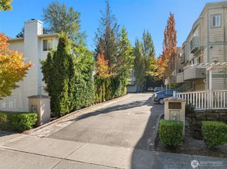 112 9th Lane #112, Kirkland, WA 98033