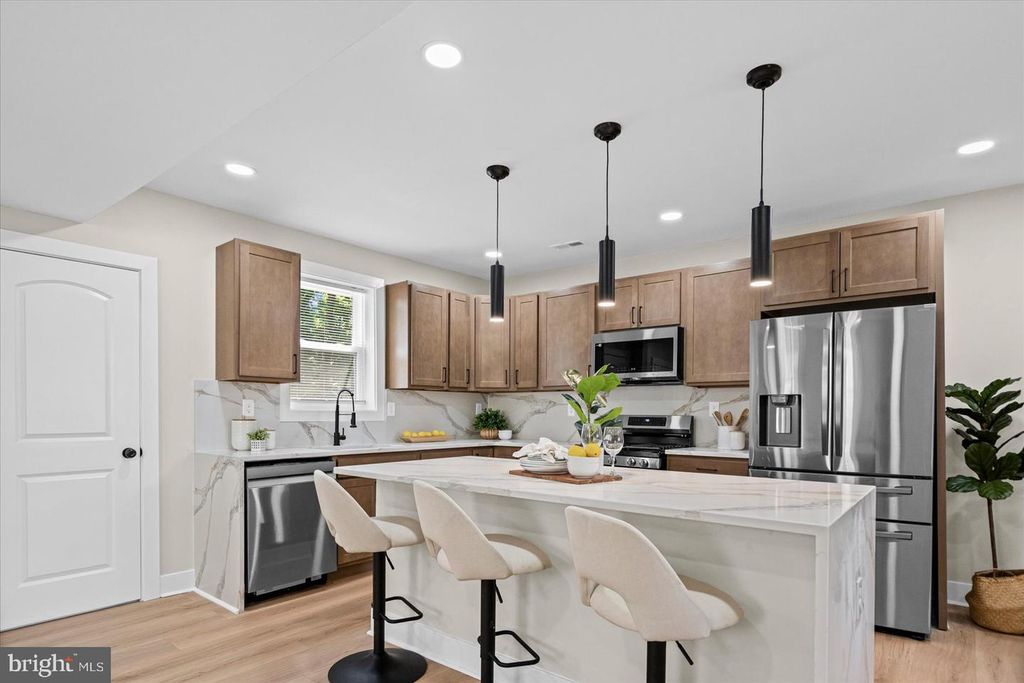 Image 11 of property listing at 4203 OAKFORD AVE, Baltimore, MD 21215