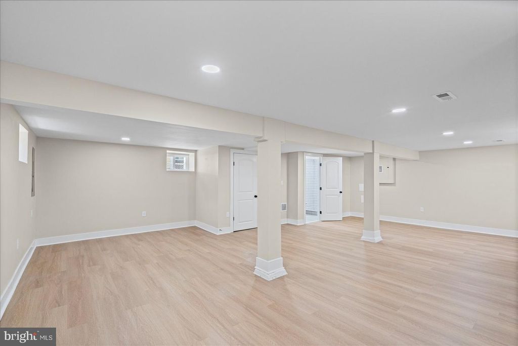 Image 21 of property listing at 4203 OAKFORD AVE, Baltimore, MD 21215
