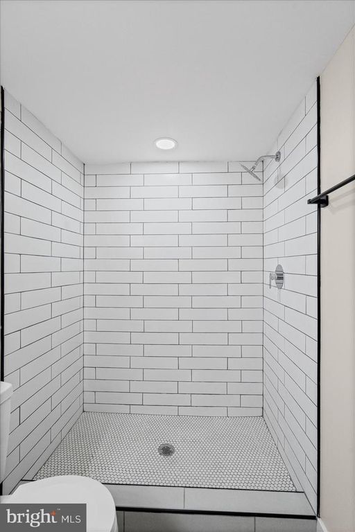Image 22 of property listing at 4203 OAKFORD AVE, Baltimore, MD 21215