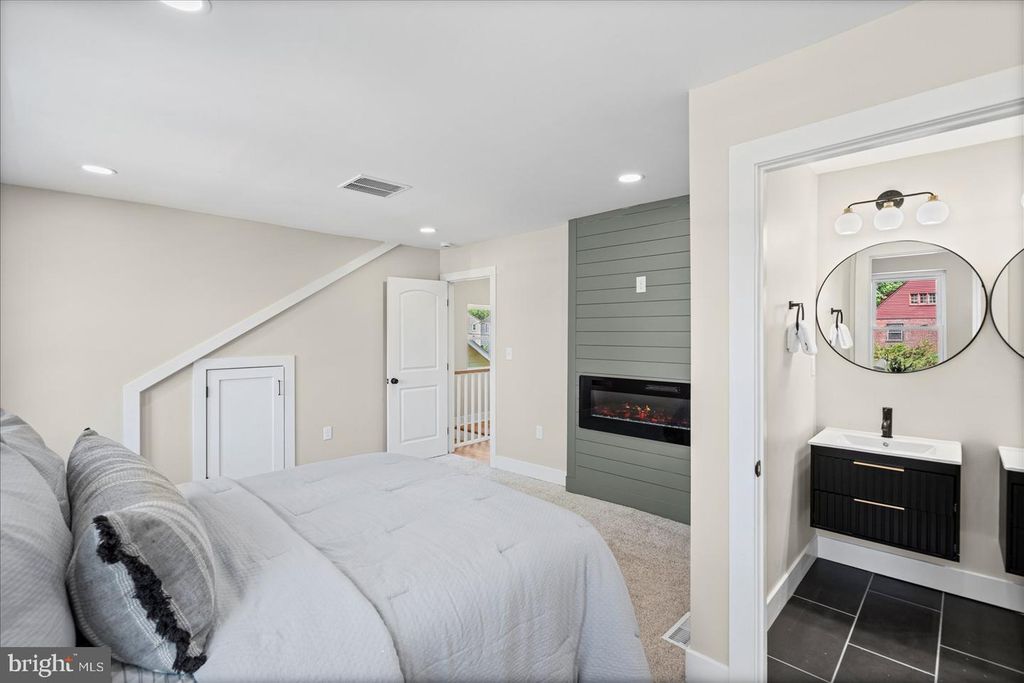 Image 30 of property listing at 4203 OAKFORD AVE, Baltimore, MD 21215