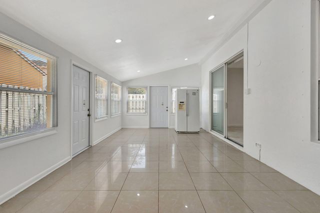 4414 Lake Lucerne Circle, West Palm Beach, FL 33409
