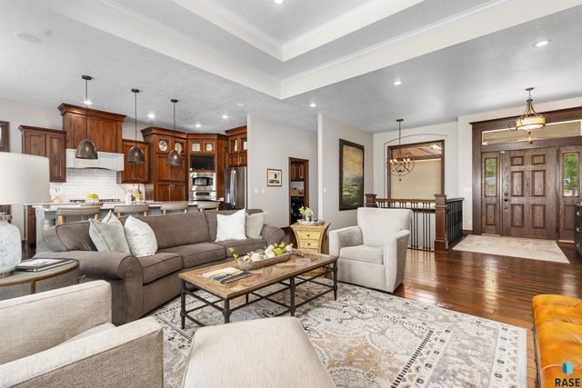 1909 S Copper Crest Trl Trail, Sioux Falls, SD 57110