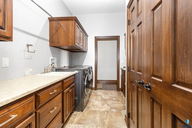 1909 S Copper Crest Trl Trail, Sioux Falls, SD 57110