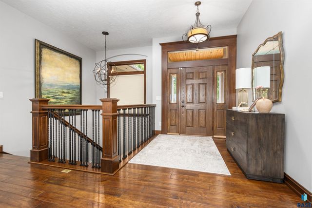 1909 S Copper Crest Trl Trail, Sioux Falls, SD 57110