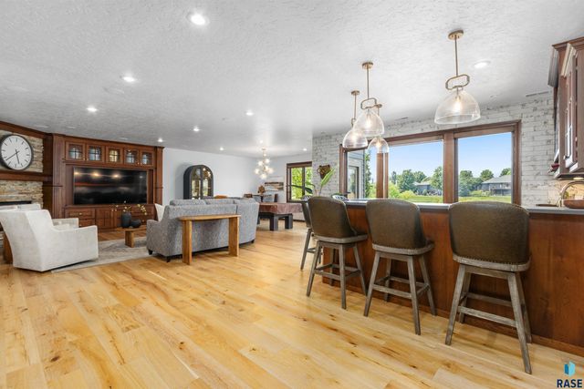 1909 S Copper Crest Trl Trail, Sioux Falls, SD 57110