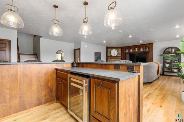 1909 S Copper Crest Trl Trail, Sioux Falls, SD 57110