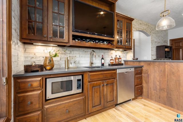 1909 S Copper Crest Trl Trail, Sioux Falls, SD 57110