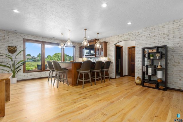 1909 S Copper Crest Trl Trail, Sioux Falls, SD 57110