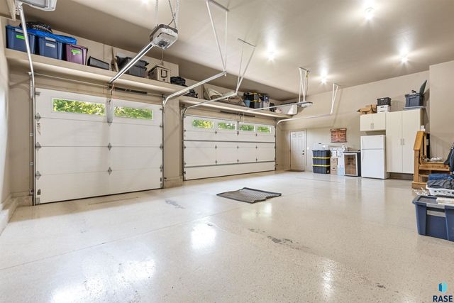 1909 S Copper Crest Trl Trail, Sioux Falls, SD 57110