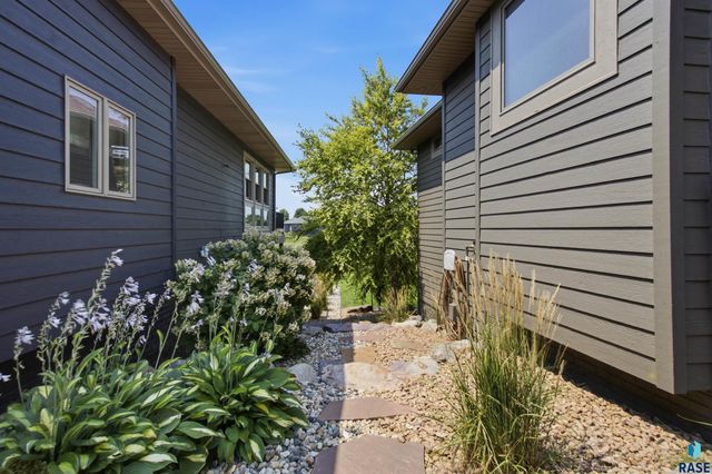 1909 S Copper Crest Trl Trail, Sioux Falls, SD 57110