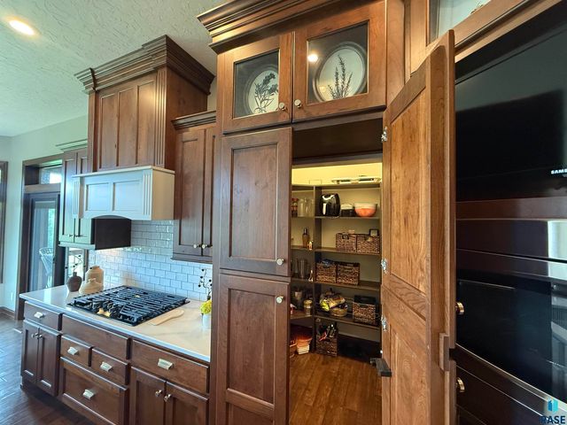 1909 S Copper Crest Trl Trail, Sioux Falls, SD 57110
