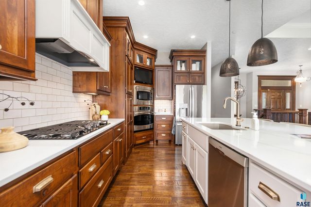 1909 S Copper Crest Trl Trail, Sioux Falls, SD 57110