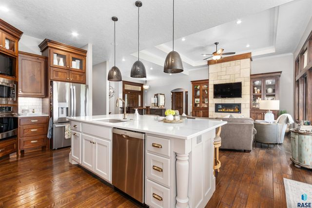 1909 S Copper Crest Trl Trail, Sioux Falls, SD 57110