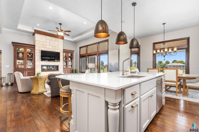 1909 S Copper Crest Trl Trail, Sioux Falls, SD 57110