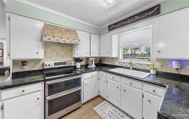 309 Palm Valley Drive W, Harlingen, TX 78552