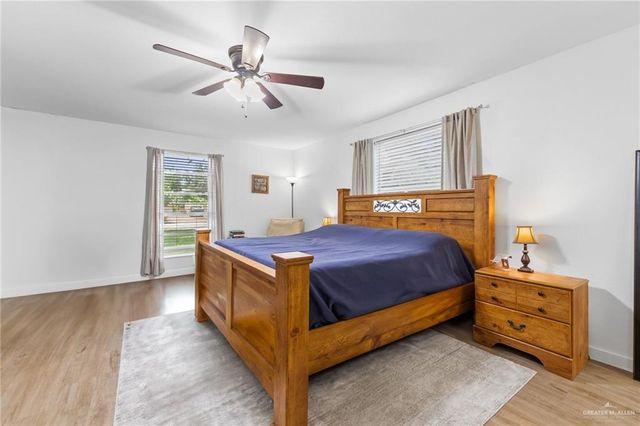 309 Palm Valley Drive W, Harlingen, TX 78552