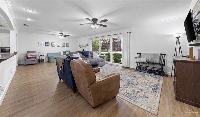 309 Palm Valley Drive W, Harlingen, TX 78552