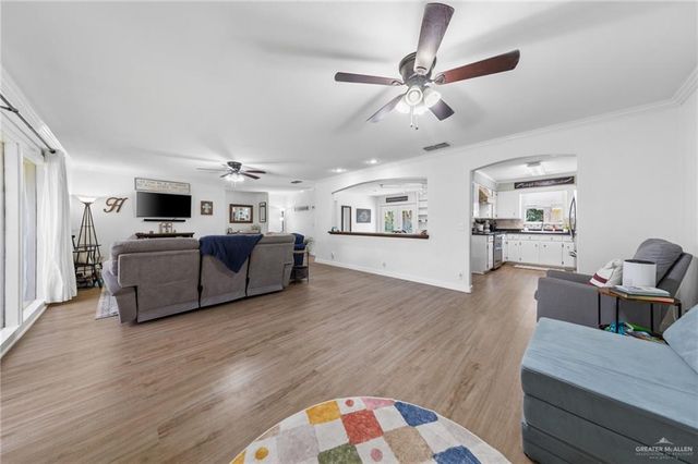 309 Palm Valley Drive W, Harlingen, TX 78552