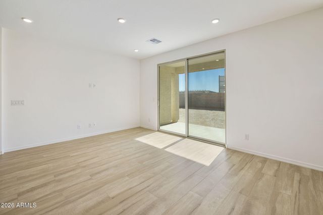 19021 W ROSE Lane, Waddell, AZ 85355