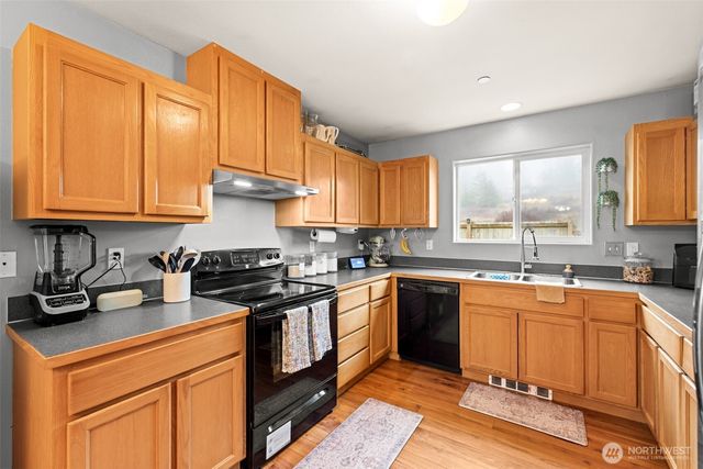 1928 Village Circle, Port Angeles, WA 98362