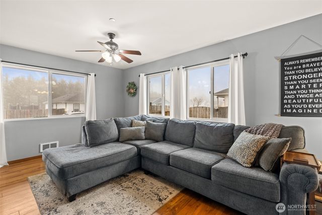 1928 Village Circle, Port Angeles, WA 98362