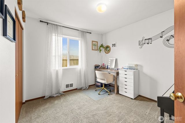 1928 Village Circle, Port Angeles, WA 98362