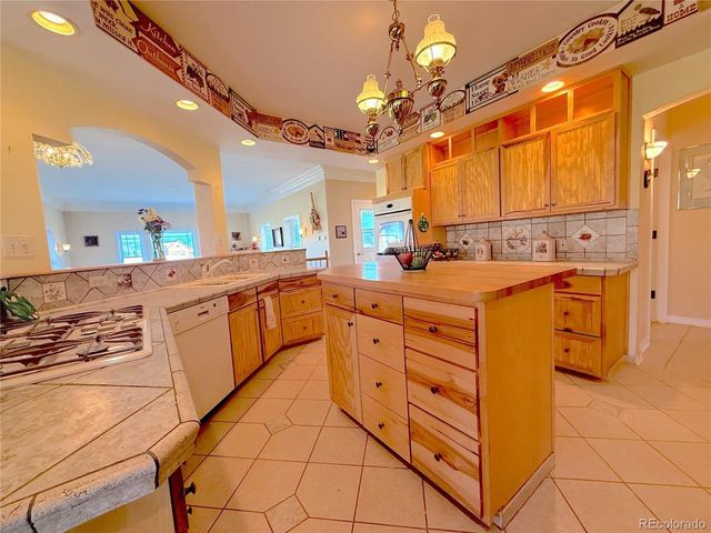 242 E Blarney Stone Rd, Howard, CO 81233