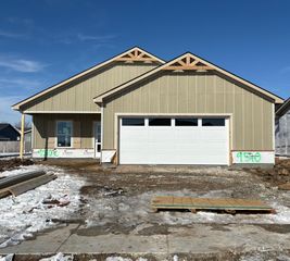 9510 E Hurst St, Wichita, KS 67210