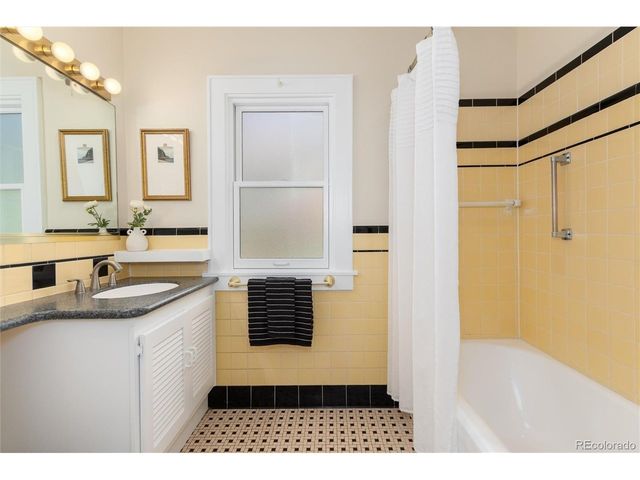 1567 Ivanhoe St, Denver, CO 80220