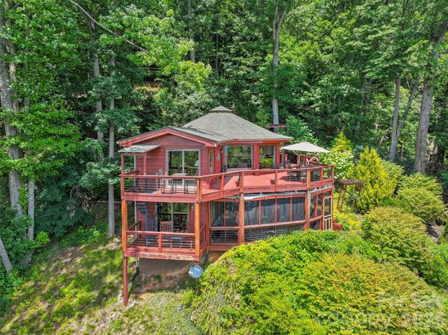 632 Dogwood Trail, Waynesville, NC 28786