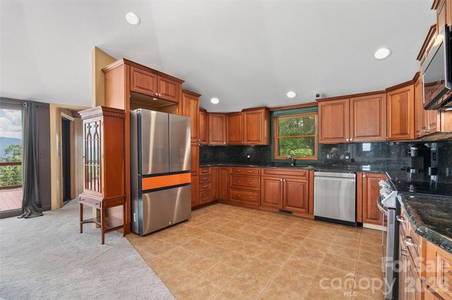 632 Dogwood Trail, Waynesville, NC 28786