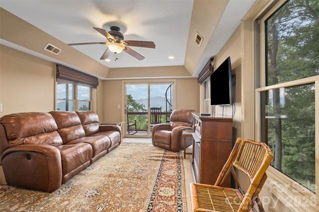 632 Dogwood Trail, Waynesville, NC 28786