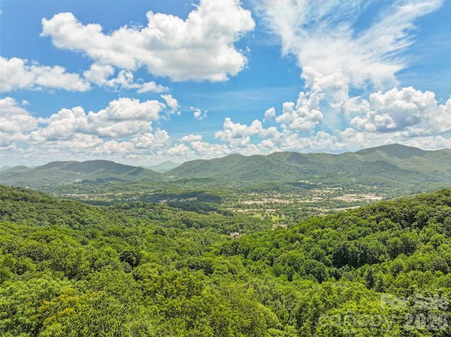 632 Dogwood Trail, Waynesville, NC 28786