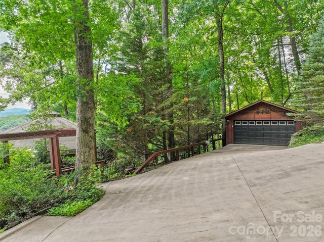 632 Dogwood Trail, Waynesville, NC 28786