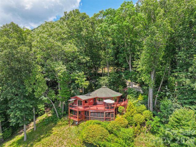 632 Dogwood Trail, Waynesville, NC 28786