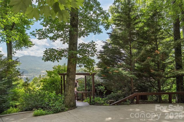 632 Dogwood Trail, Waynesville, NC 28786
