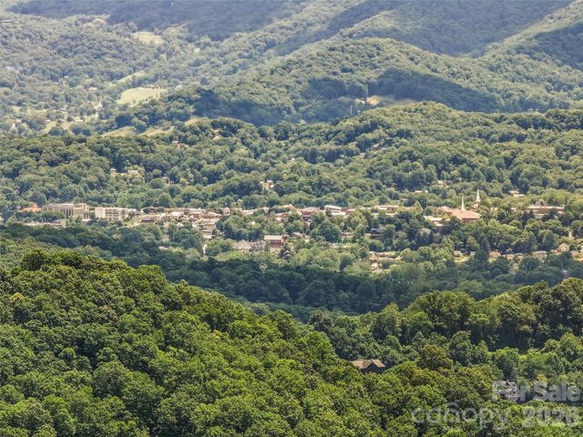 632 Dogwood Trail, Waynesville, NC 28786