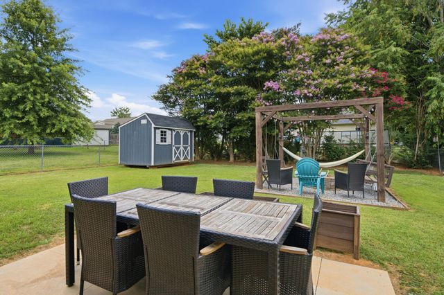2803 Nat Hoosier Ln, Clarksville, TN 37040