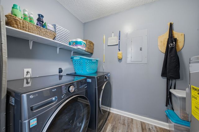 2803 Nat Hoosier Ln, Clarksville, TN 37040