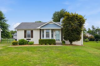 2803 Nat Hoosier Ln, Clarksville, TN 37040