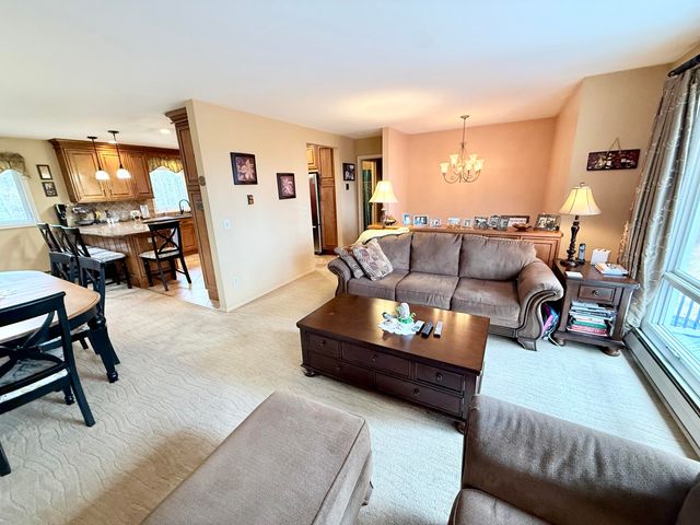 35 Knob Hill Road, Peru, NY 12972