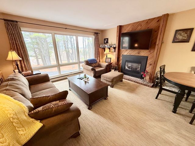 35 Knob Hill Road, Peru, NY 12972