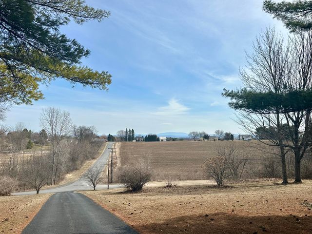 35 Knob Hill Road, Peru, NY 12972