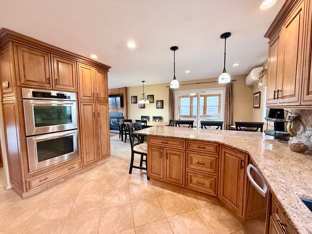 35 Knob Hill Road, Peru, NY 12972