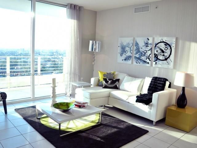110 SW 12th street 907, Miami, FL 33130